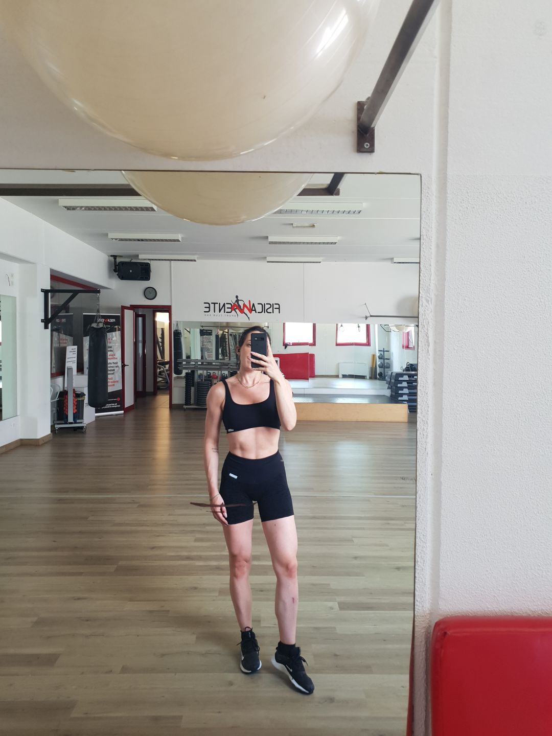Customer photo review of Top CALIPSO Nero Costine