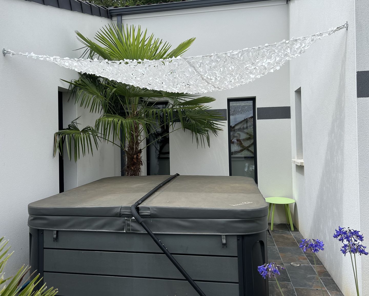 Customer photo review of Filet de camouflage triangulaire blanc