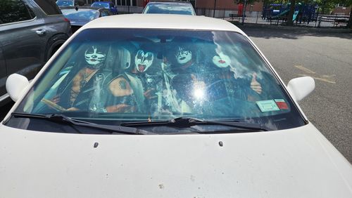 Customer photo review of KISS Auto Sun Shade 918b Universal Fit