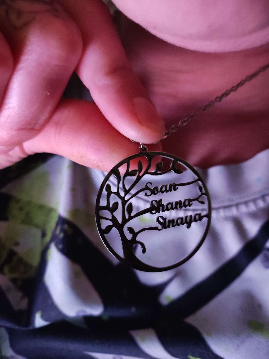 Customer photo review of Collier Prénom Arbre Généalogique - Arbre de vie