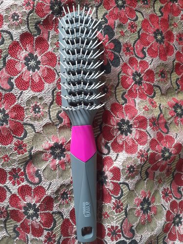 Customer photo review of A'MRIJVENT HAIR BRUSH