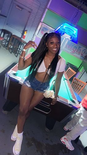 Customer photo review of Melting! Straight Swiss HD Undetectable Lace 13x4 Lace Frontal Wig