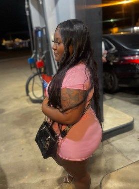 Customer photo review of 4C Edges | Luvwin 180% Density Straight with Yaki Edges Free Parting Undetectable Lace Front Wig | Afro Inspired