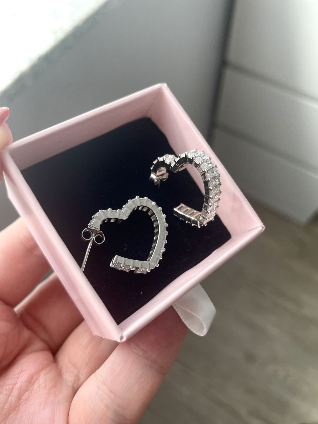 Customer photo review of Heart Deluxe Creolen | 18K vergoldet