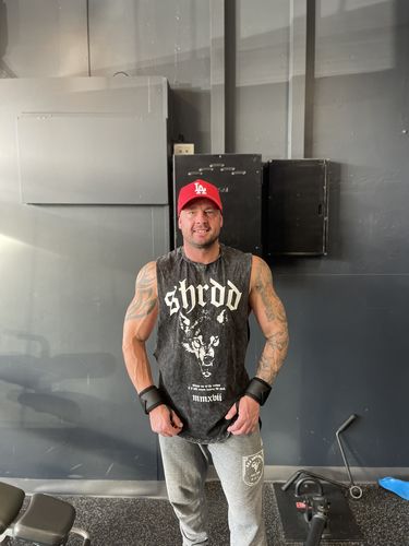 Customer photo review of Wolves - Muscle Singlet - Acid Wash / White