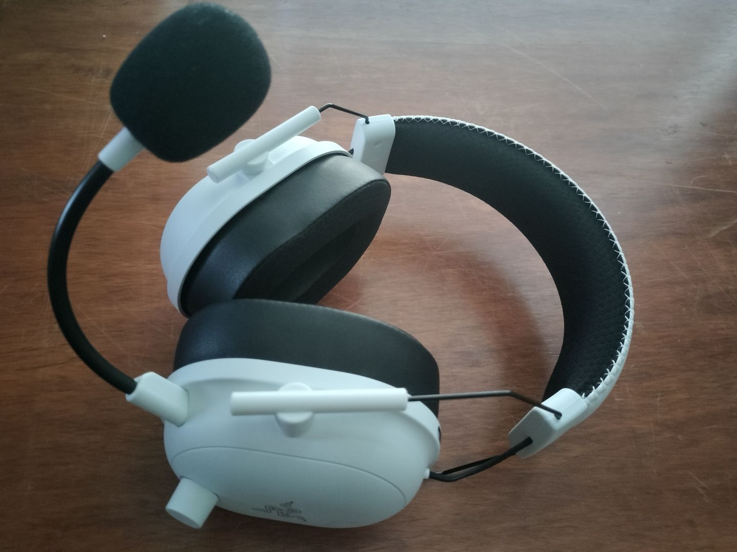 Customer photo review of Razer Blackshark V2 Pro Earpads - WC FreeZe Cooling Gel (PRE 2023 model)