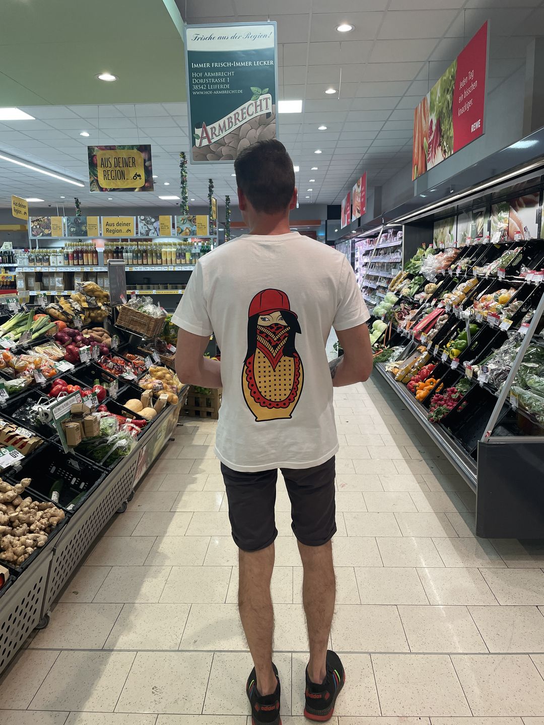 Customer photo review of Matryoshka Damen Oversized T-Shirt weiß by SAEBIS®