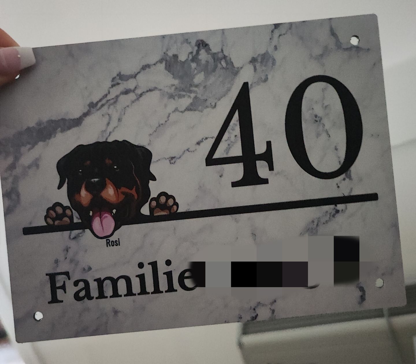 Customer photo review of Hausnummer mit Marmoroptik - Individuelles Türschild