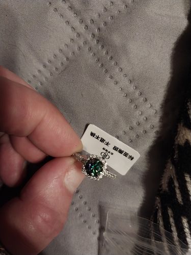 Customer photo review of 【#74】925 Sterling Silver Moissanite Rings, Buy one, get 1 free stud and 1 free necklace（self select from details page）