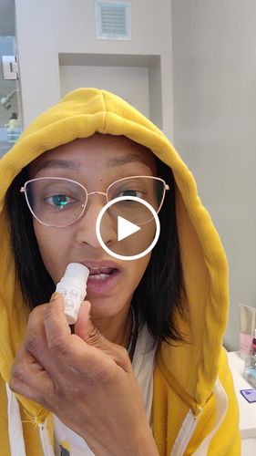 Customer video review of LA LA LIPS