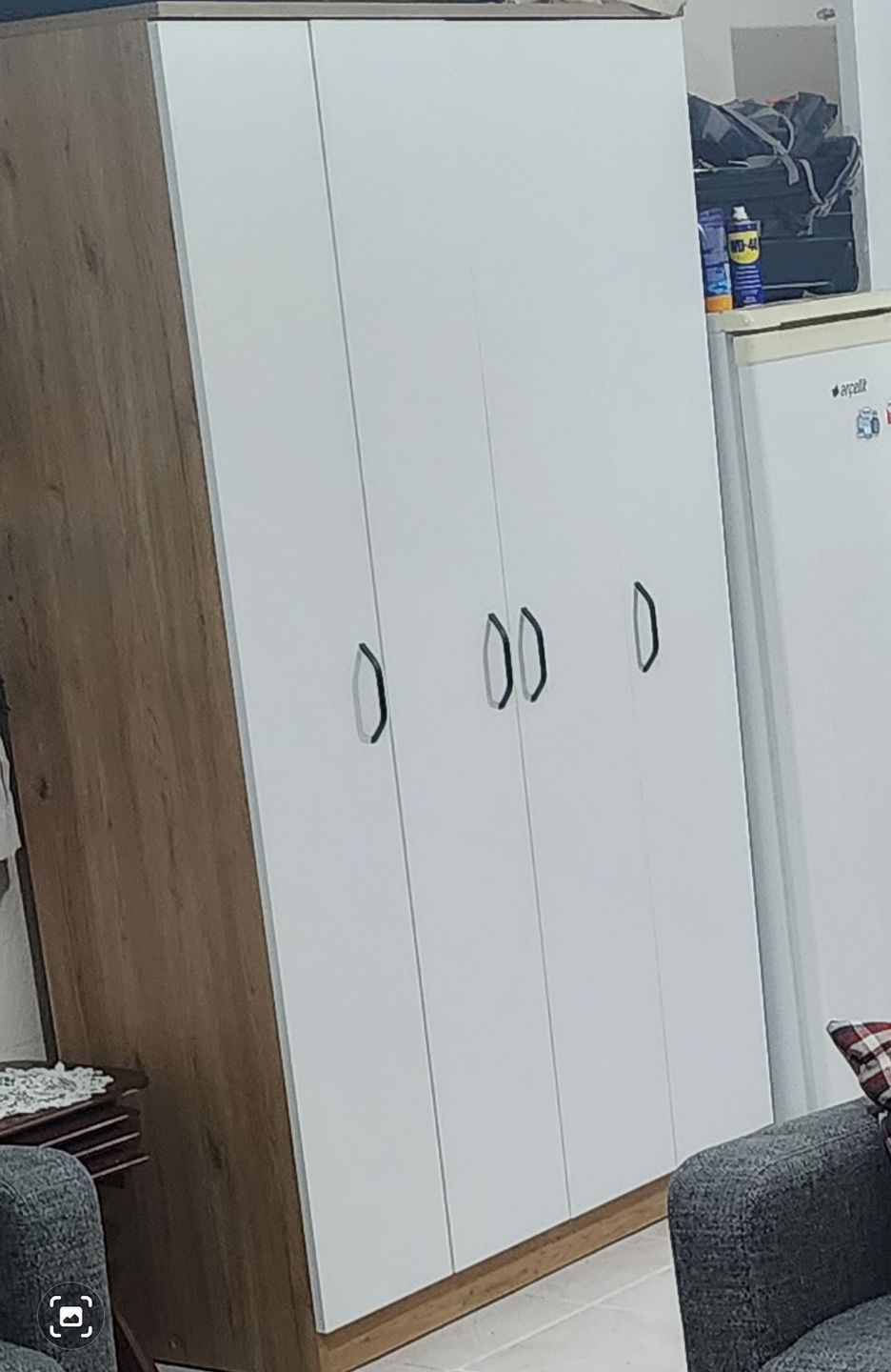Customer photo review of Rani BA116 Geniş Gardırop Elbise Dolabı 4 Kapaklı 12 Raflı 2 Askılı Sepet Ceviz - Beyaz