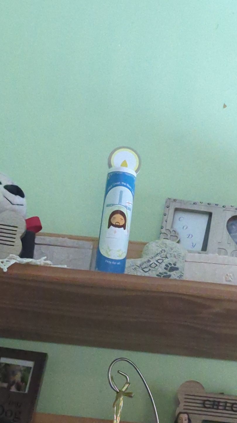 Customer photo review of Jesus Christ, the Risen Lord (Eternal Rest prayer for the deceased) Wooden Prayer Candle