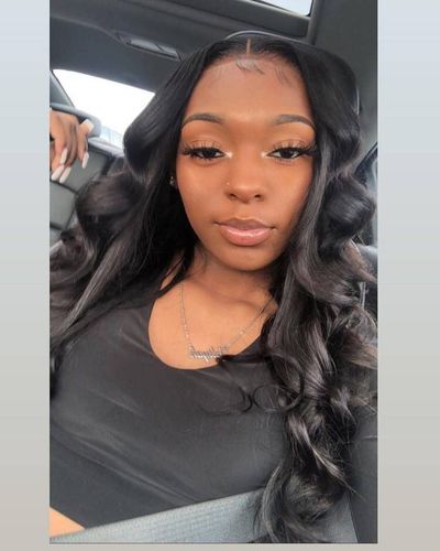 Customer photo review of Melting! Body Wave Swiss HD Undetectable Lace 13x4 Lace Frontal Wig