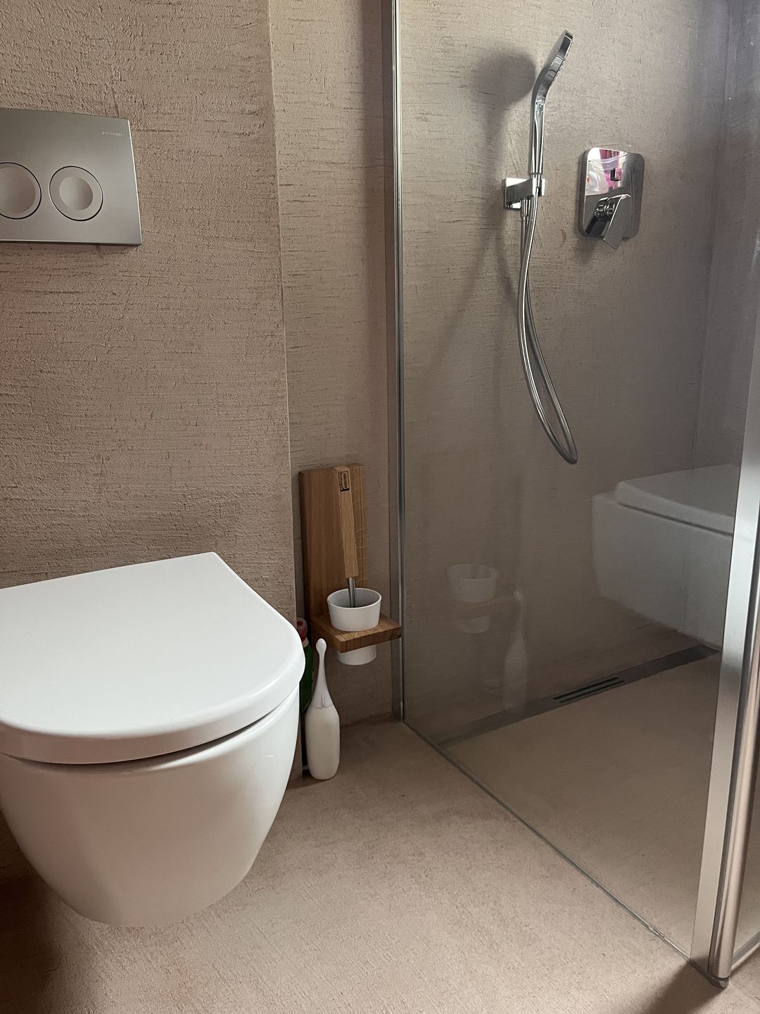 Customer photo review of Toilettenbürstenhalter LARA aus Holz
