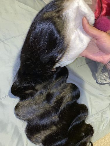 Customer photo review of Melting! Body Wave Swiss HD Undetectable Lace 13x4 Lace Frontal Wig