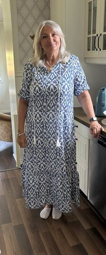 Customer photo review of Długa sukienka z nadrukiem w serek