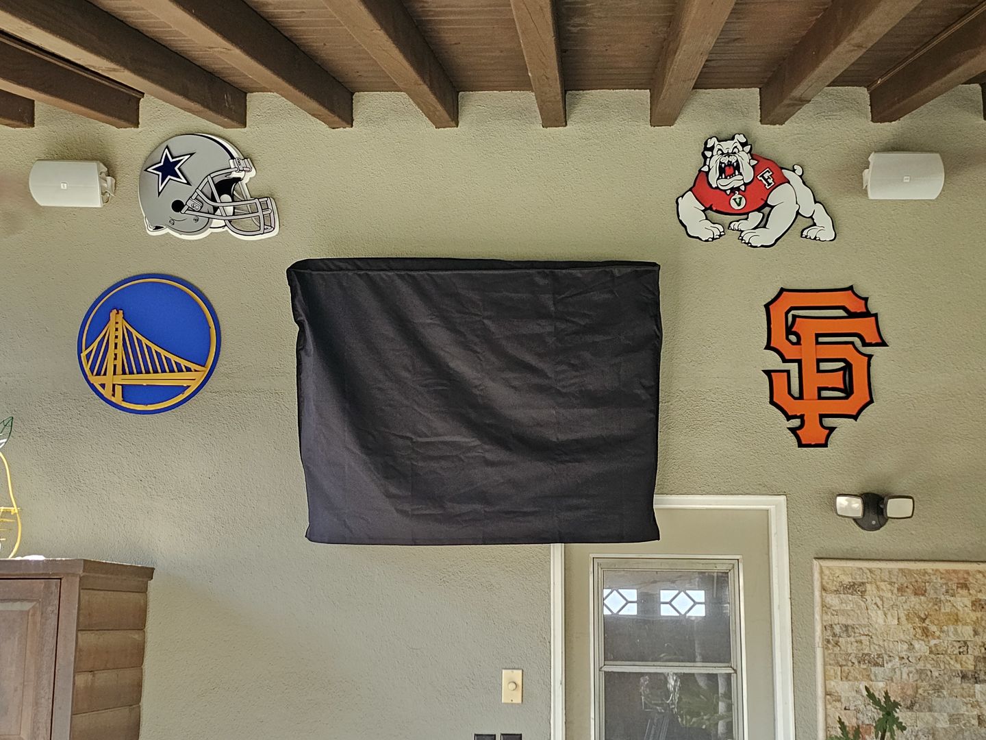 Customer photo review of San Francisco Giants Interlocking "SF" Logo 3D Metal Wall Art