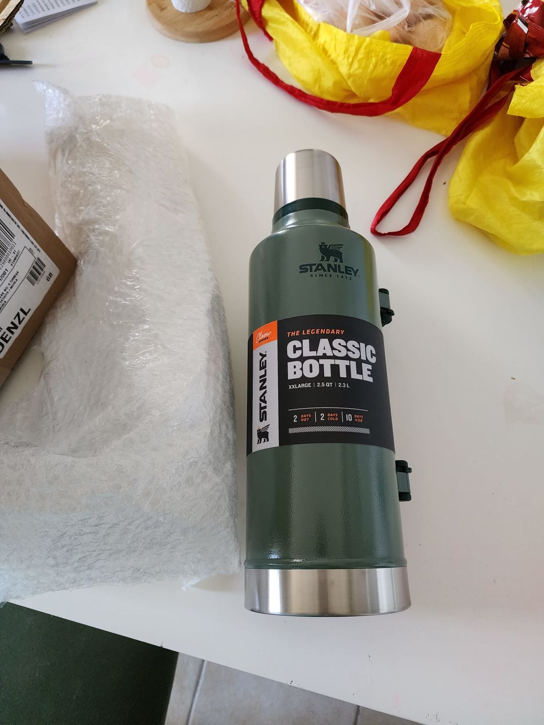 Customer photo review of Stanley Classic Legendary Bottle 2.3 L Yeşil