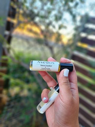 Customer photo review of SWEET AMBER PERFUME OIL