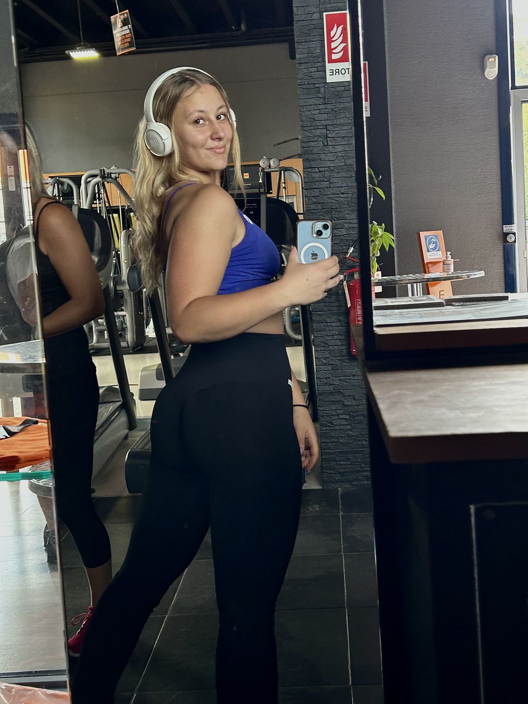 Customer photo review of Leggings a zampa di elefante nero