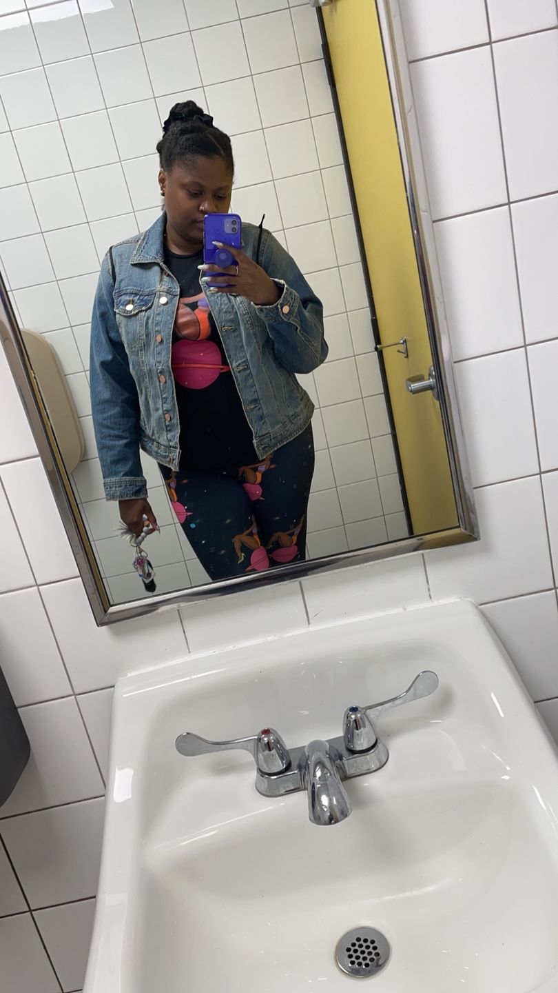 Customer photo review of Queen Nebula Leggings