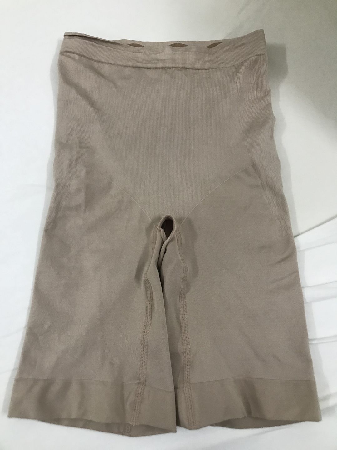 Customer photo review of Slim Compression Waist Sculpting Invisible Bermuda