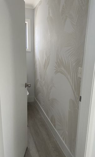 Customer photo review of Luxe Tropical in Sand Wallpaper