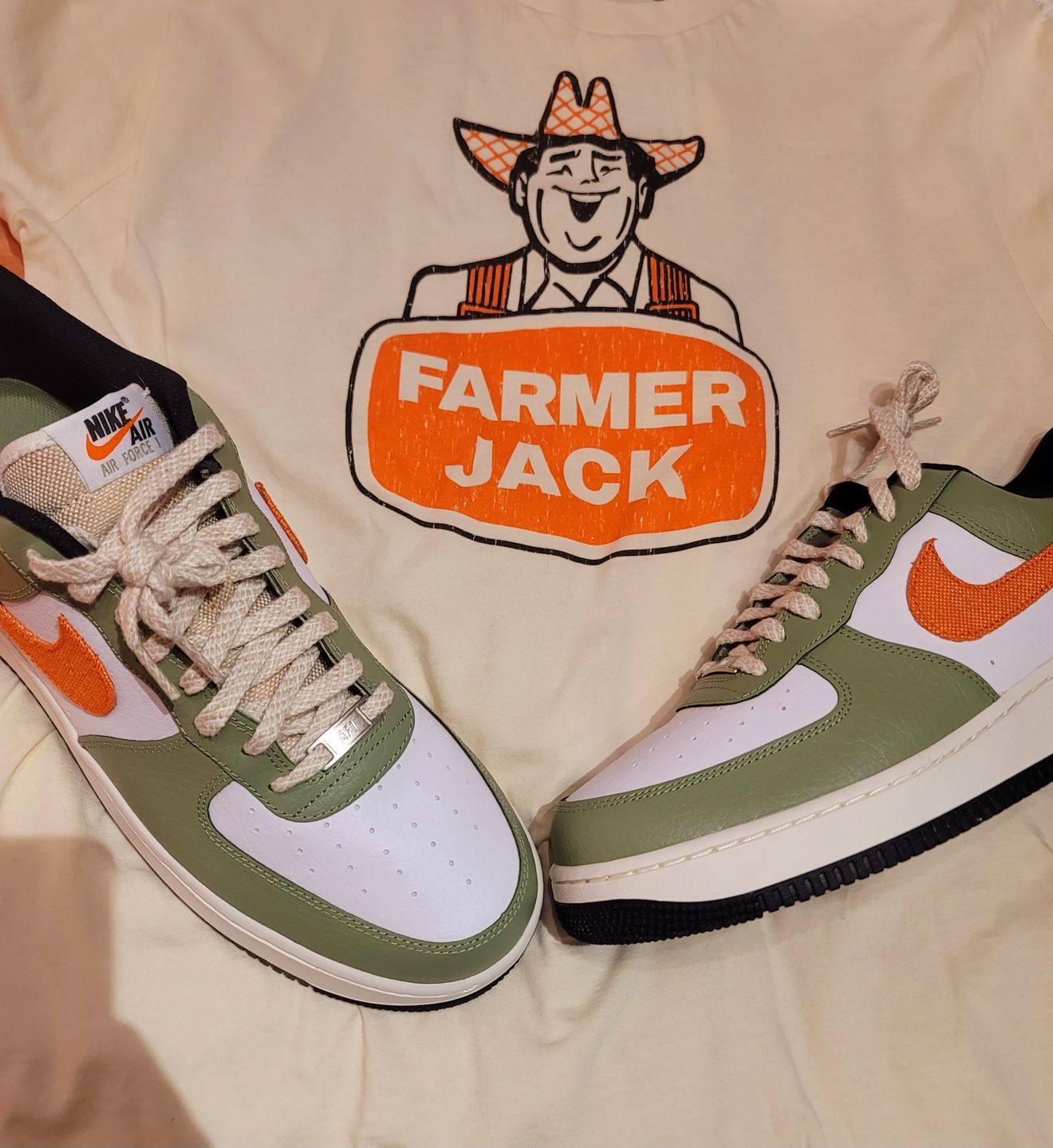 Customer photo review of Ink Detroit Vintage Farmer Jack T-Shirt - Natural