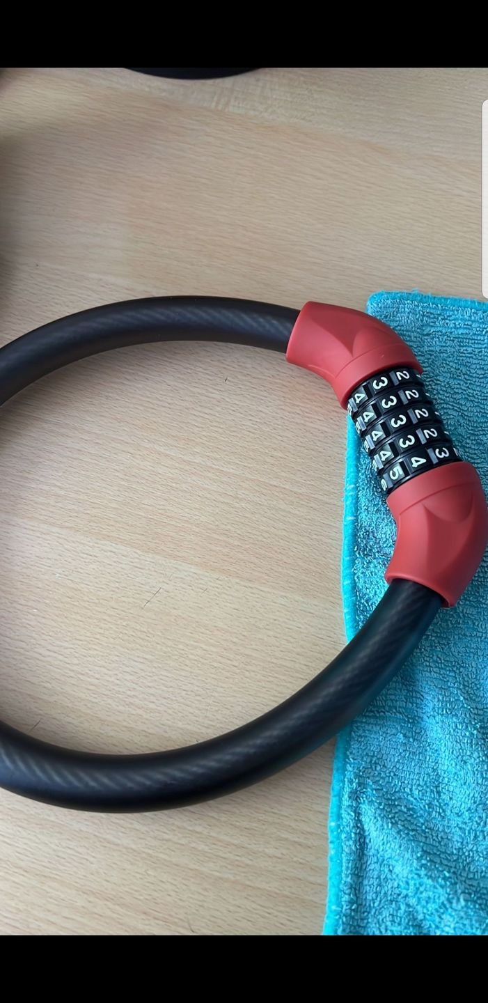 Customer photo review of VAKOLE Bike Lock Steel Five-digit Code Anti-theft 1.72CM Bold Cable Password Lock