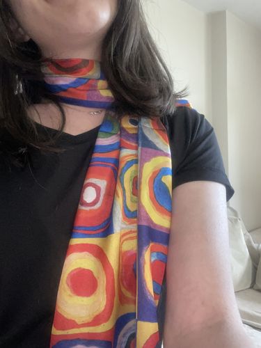 Customer photo review of Wassily Kandinsky Squares With Concentric Circles Teardrop Tablo Fular