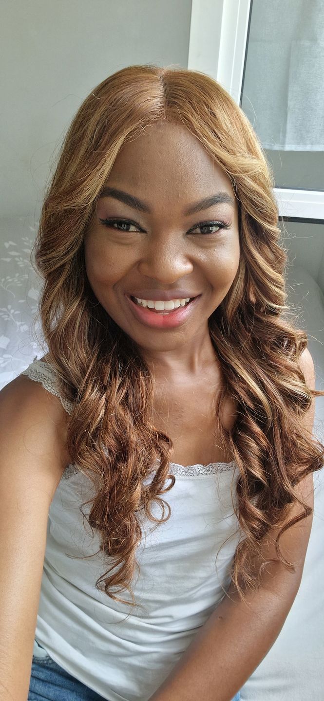 Customer photo review of MORE FACE 30inch Straight Highlight Wig 6x4 Pre-Cut HD Wear Go Glueless Wig Beginner Friendly