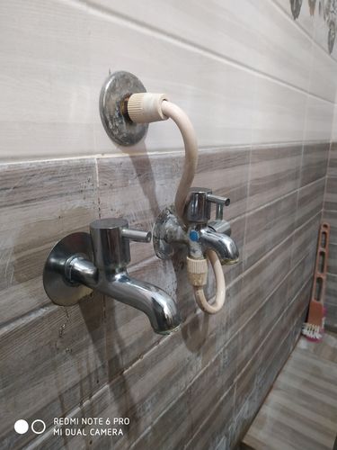 Customer photo review of Limescale Remover / Descaler - Eco-friendly - for Taps, Hard Water Stains, Showers, Faucets & Bathroom Tiles - 500ml
