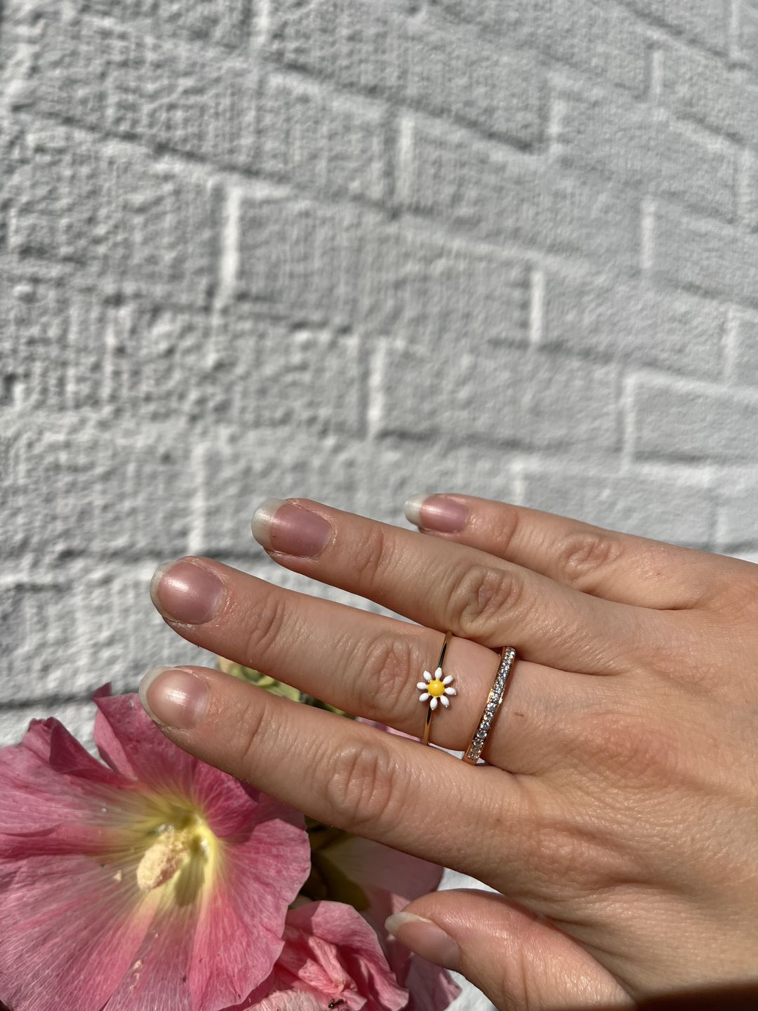 Customer photo review of Doris - Daisy Flower Enamel Ring Stainless Steel