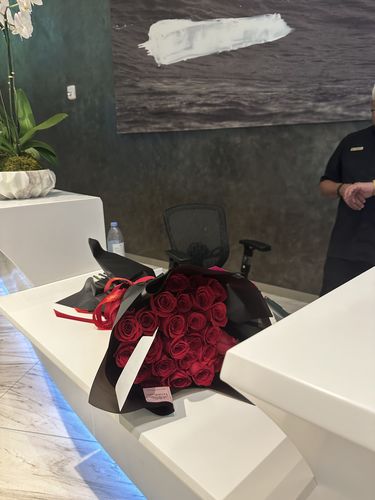 Customer photo review of Red Rose Bouquet