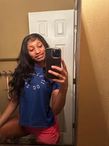 Customer photo review of Melting! Glueless Body Wave Swiss HD Undetectable Lace 5x5 HD Lace Closure Wig