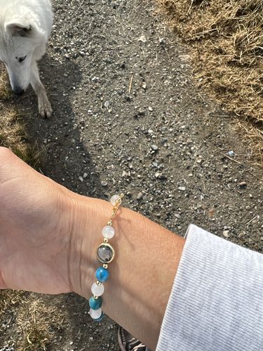 Customer photo review of Bracelet Détoxifiant en Apatite et Pierre de Lune | Or fin