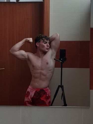 Customer photo review of Leg-Day Shorts - Sunset (2)