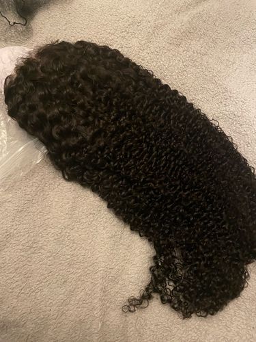 Customer photo review of Melting! Glueless Curly Swiss HD Undetectable Lace 5x5 HD Lace Closure Wig