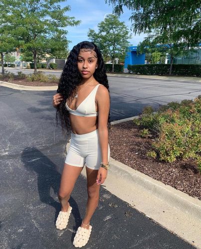 Customer photo review of Melting! Glueless Deep Wave Swiss HD Undetectable Lace 5x5 HD Lace Closure Wig