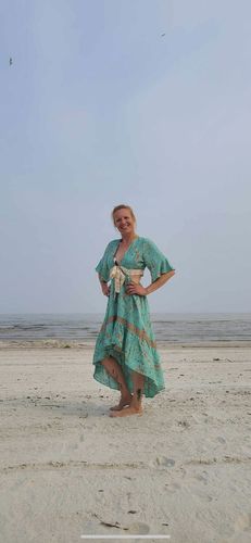 Customer photo review of MAISIE High-Low Midi Dress