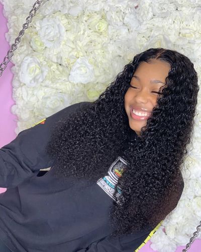 Customer photo review of Melting! Glueless Curly Swiss HD Undetectable Lace 5x5 HD Lace Closure Wig