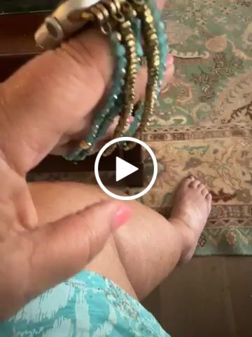 Customer video review of Jade Glimmer Stretch Apple Watch Strap