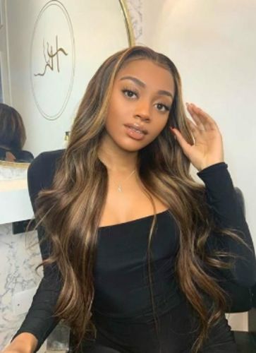 Customer photo review of P4/30 Highlight Body Wave Human Hair Wigs 13x6 Lace Frontal Wig Pre Plucked 150% Density