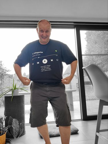 Customer photo review of Your Favorite Song T-Shirt Music Player