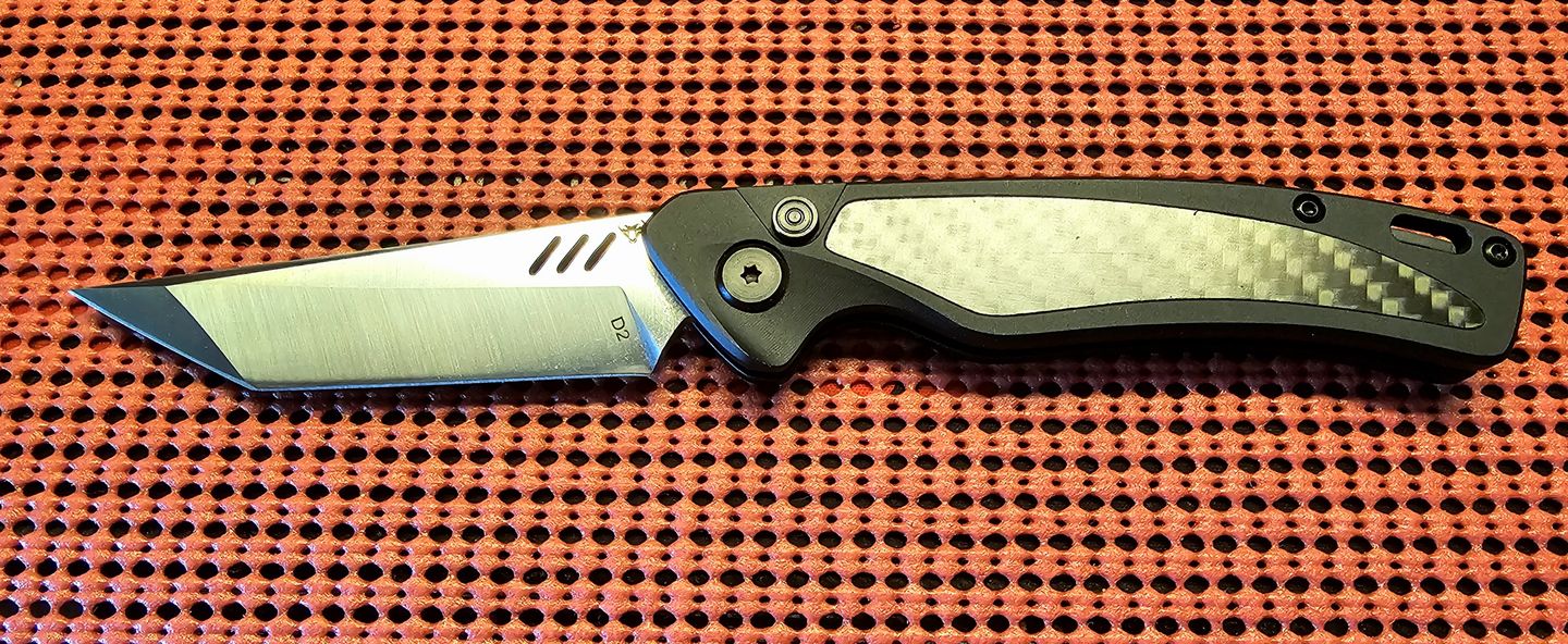 Customer photo review of VT Stealth Automatic Switchblade Knife