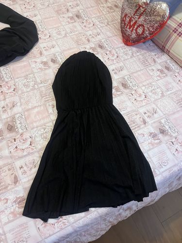 Customer photo review of Abito corto glitterato plissé monospalla con spacco alto e shorts interno