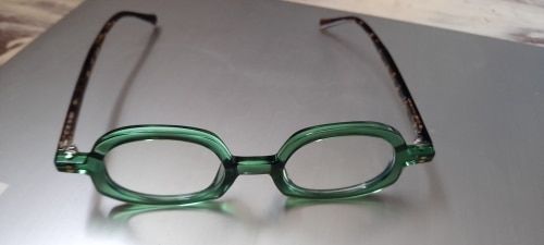 Customer photo review of Rong-3 | Oval/Green/PC