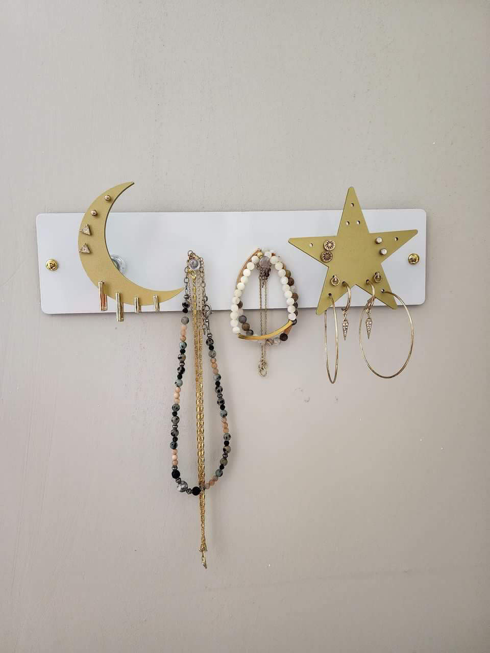 Customer photo review of Wall Jewelry Organizer Small Board For Tweens, Teens, & Young Adult Girls