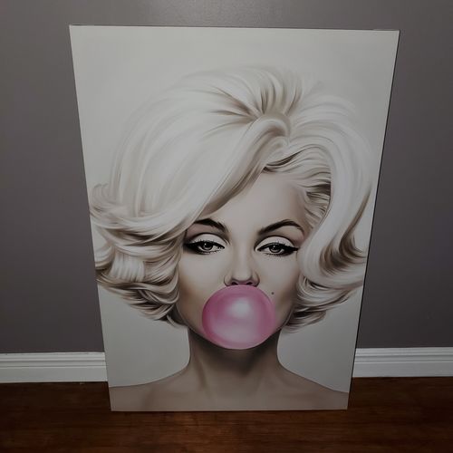 Customer photo review of 'Marilyn Monroe' Framed Canvas