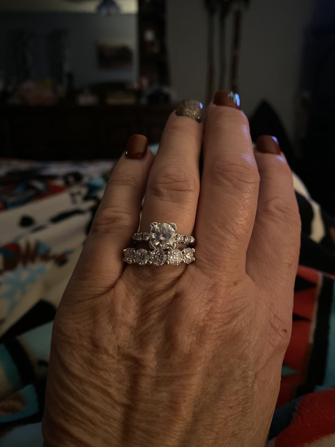 Customer photo review of Doveggs five stone moissanite wedding band